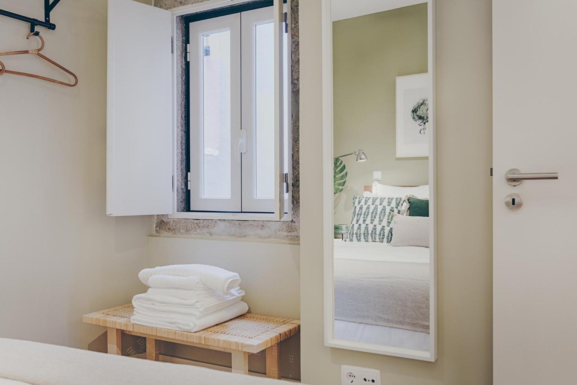 Historical Gem In Santa Catarina Apartment Lisbon Luaran gambar